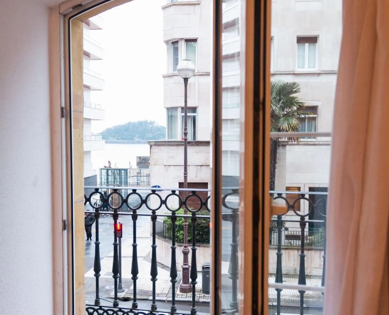 Apartamento Con Vistas A La Playa De La Concha En Donostia-San Sebastian - Marina 1 0*,